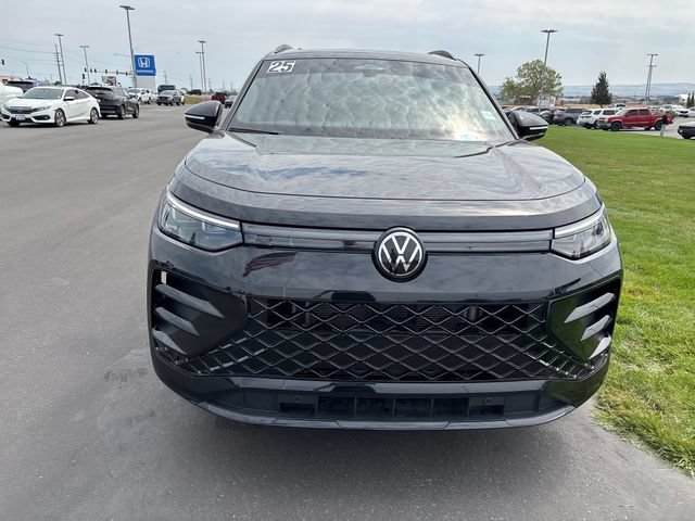 Used 2025 Volkswagen Tiguan SE R-Line AWD/4WD image 8