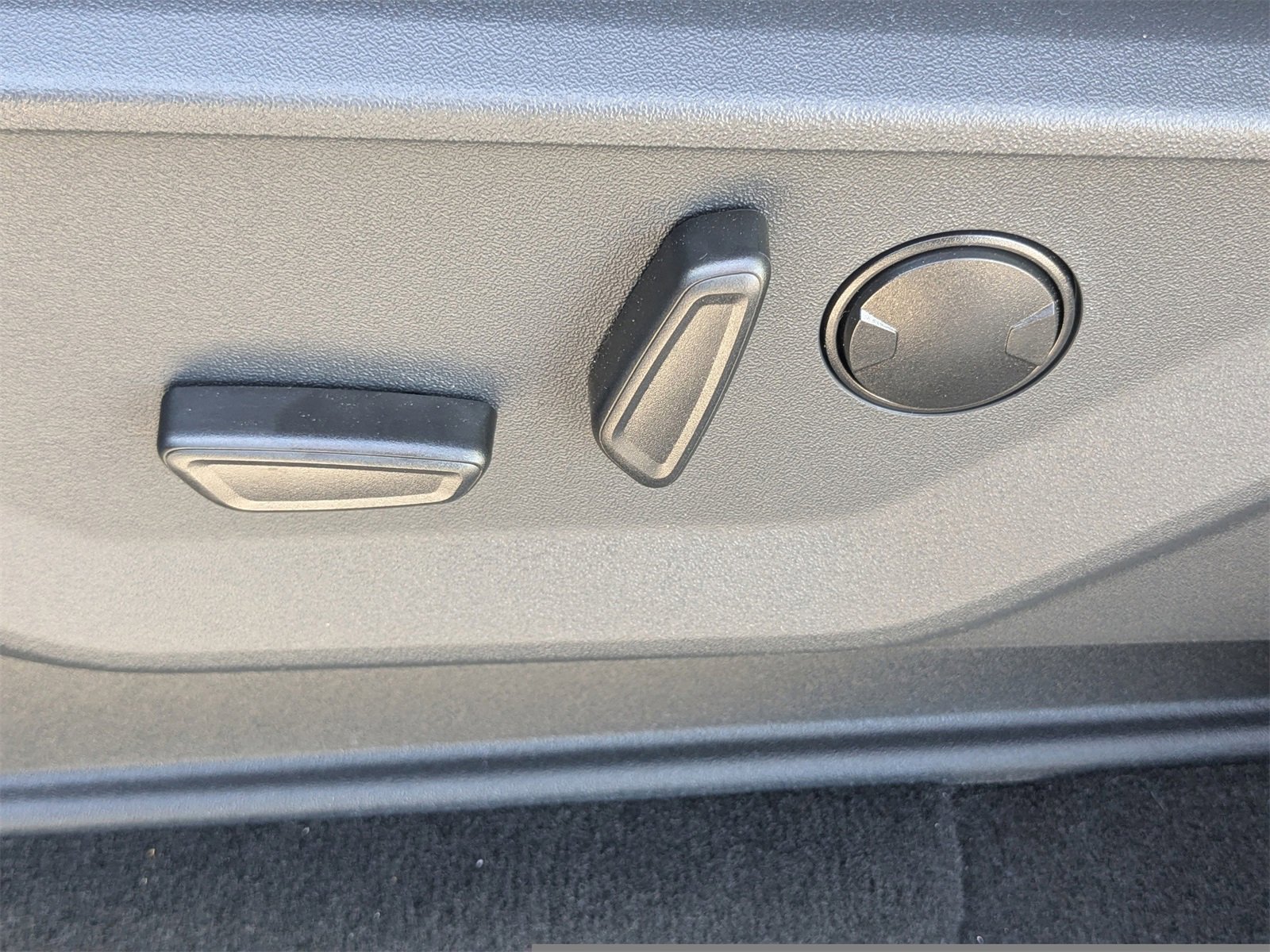 New 2025 Ford Expedition Active image 23