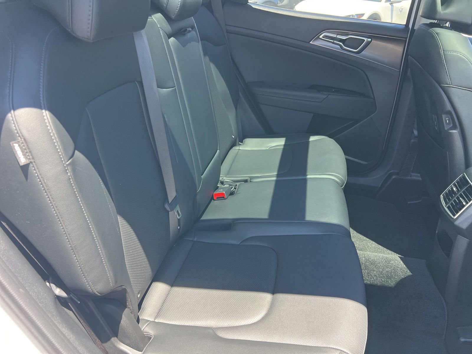 Used 2025 Kia Sportage EX w/ Premium Package FWD image 34