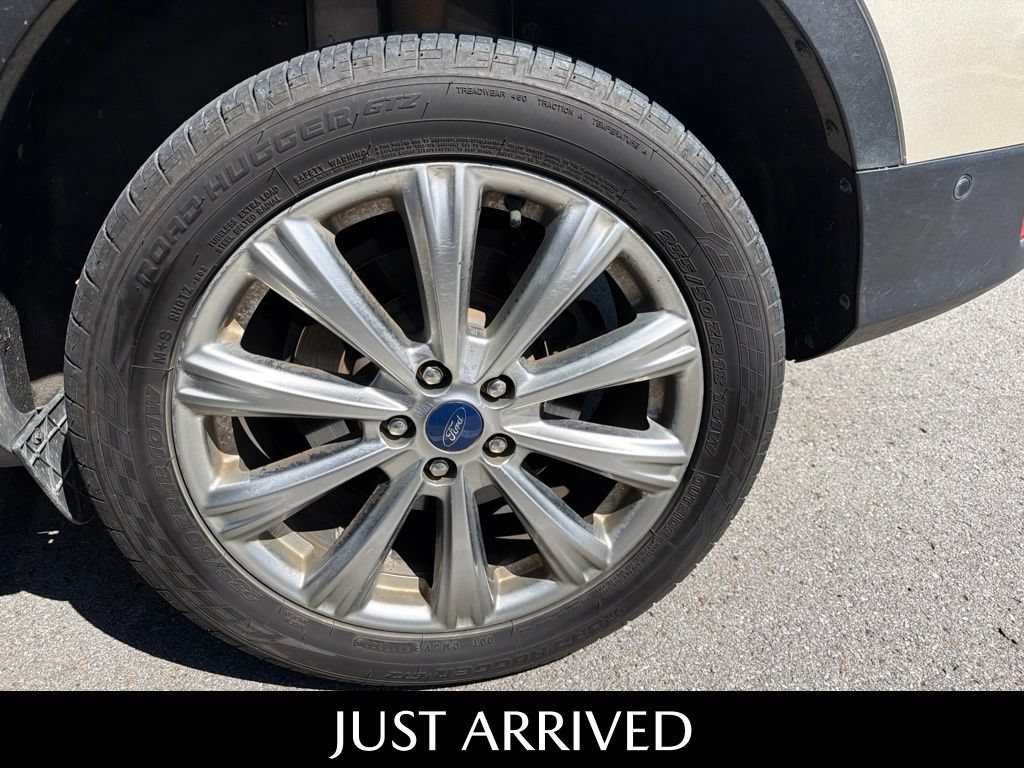 Used 2018 Ford Escape Titanium FWD image 11