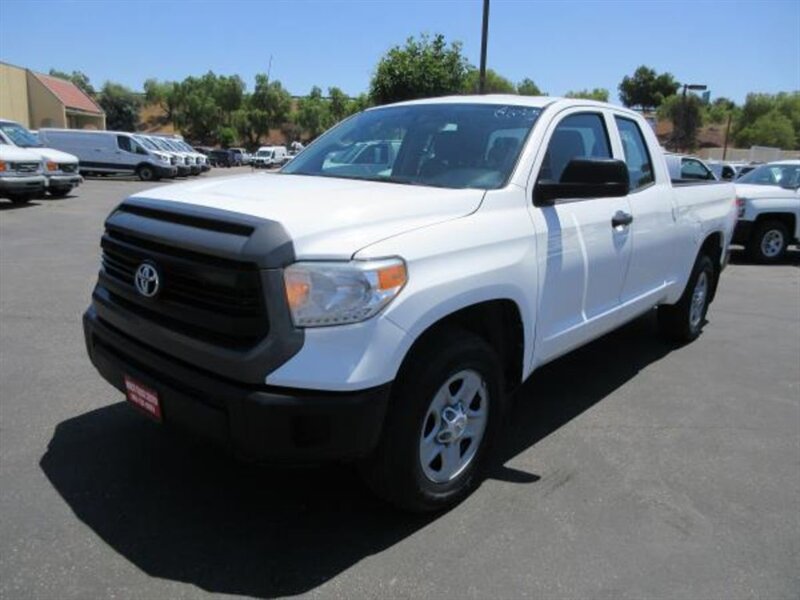 Used 2016 Toyota Tundra SR w/ Tow Package RWD image 2