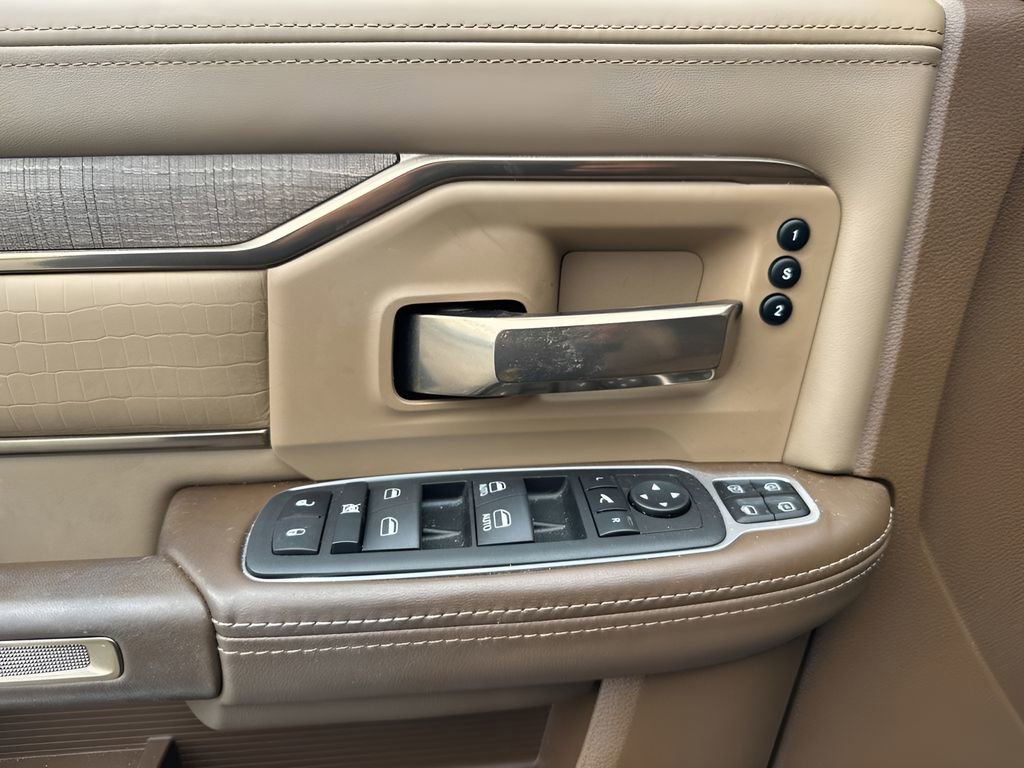 Used 2023 RAM 3500 Limited image 17