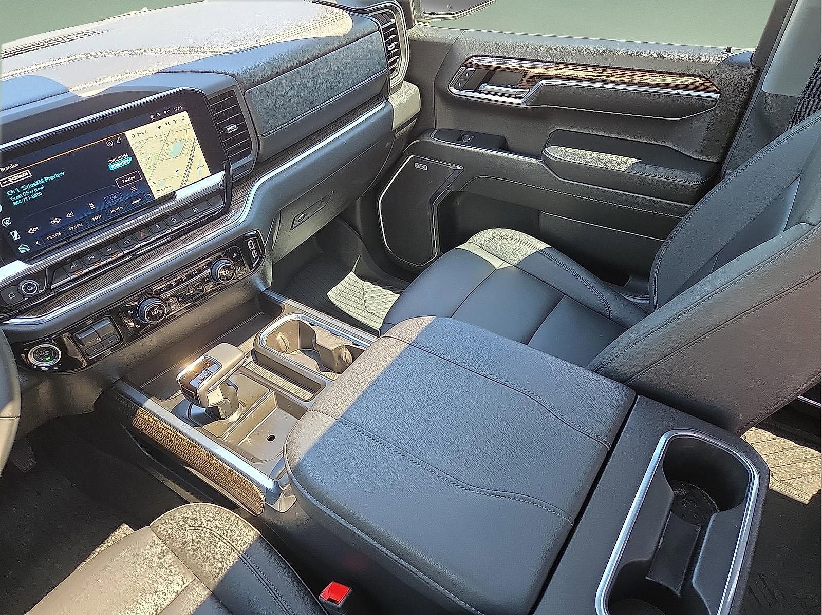 Used 2024 Chevrolet Silverado 1500 LT Trail Boss w/ LT Trail Boss Premium Package AWD/4WD image 12