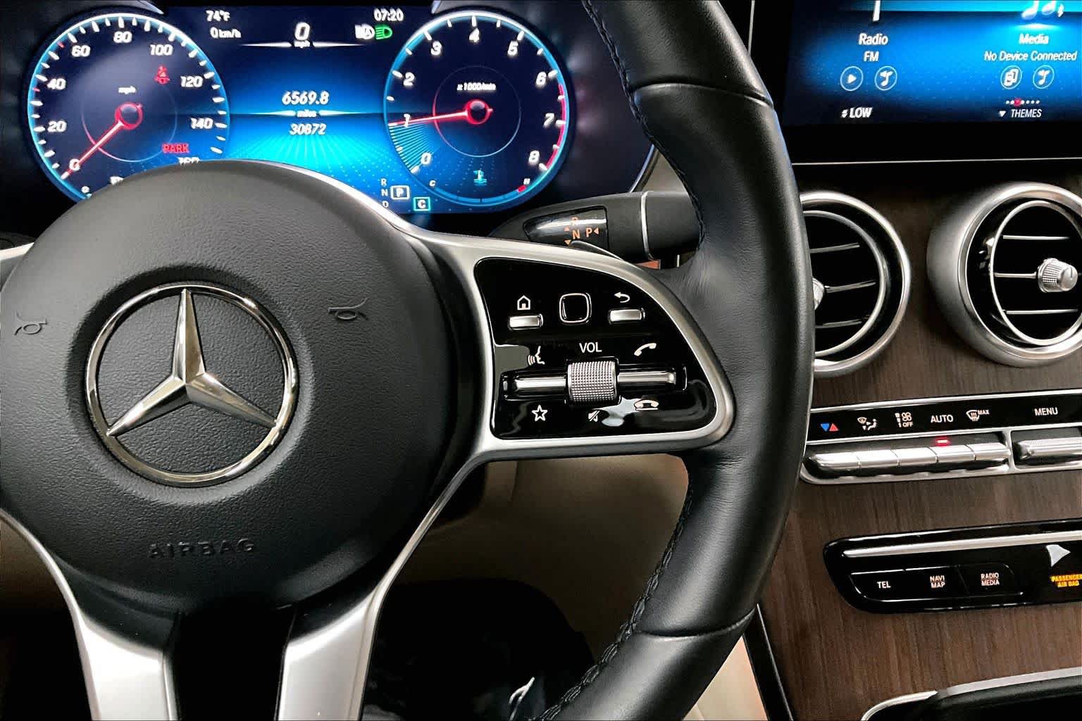 Used 2022 Mercedes-Benz GLC 300 4MATIC image 25