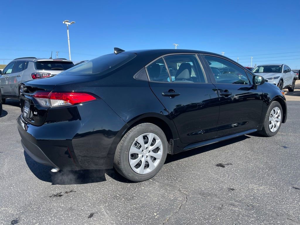 Used 2024 Toyota Corolla LE FWD image 4