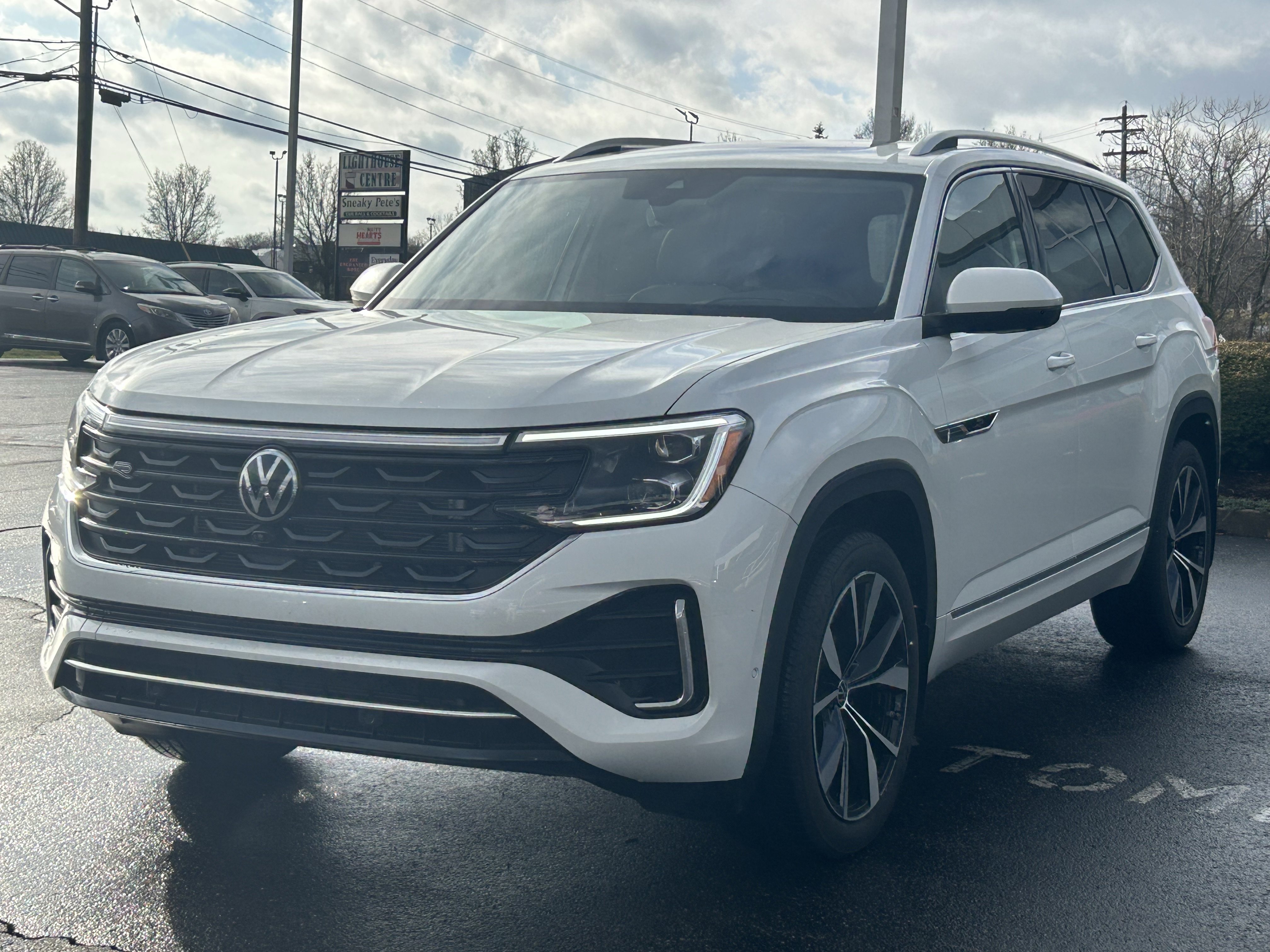 New 2026 Volkswagen Atlas SEL Premium R-Line image 3