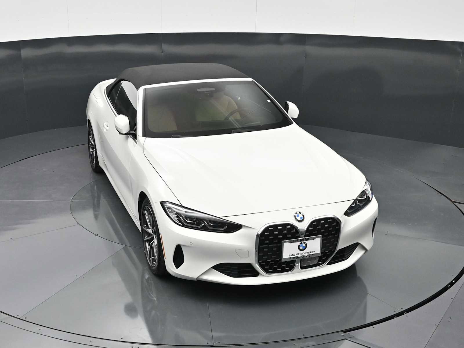 Used 2024 BMW 430i Convertible w/ Premium Package image 17