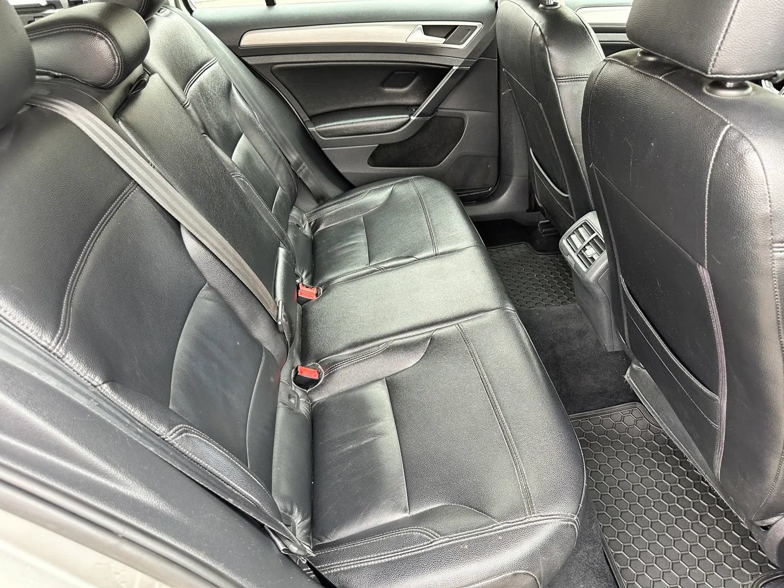 Used 2016 Volkswagen Golf S FWD image 20