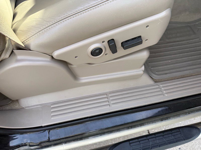 Used 2005 GMC Sierra 3500 SLT w/ Heavy-Duty Power Package image 49