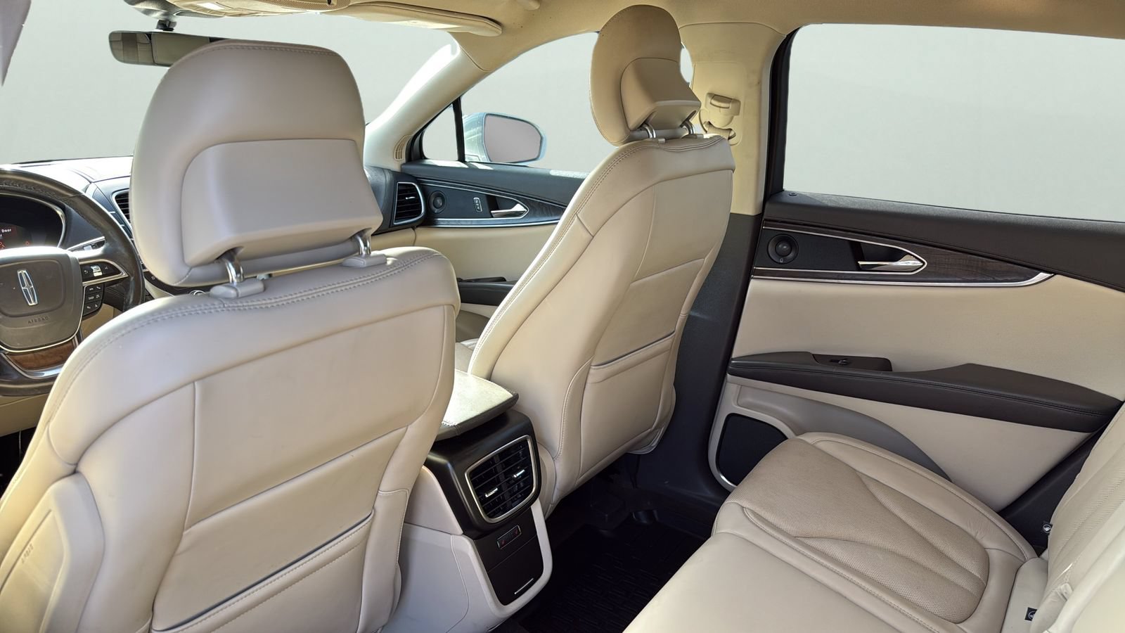 Used 2019 Lincoln Nautilus Reserve w/ Cargo Utility Package FWD image 28