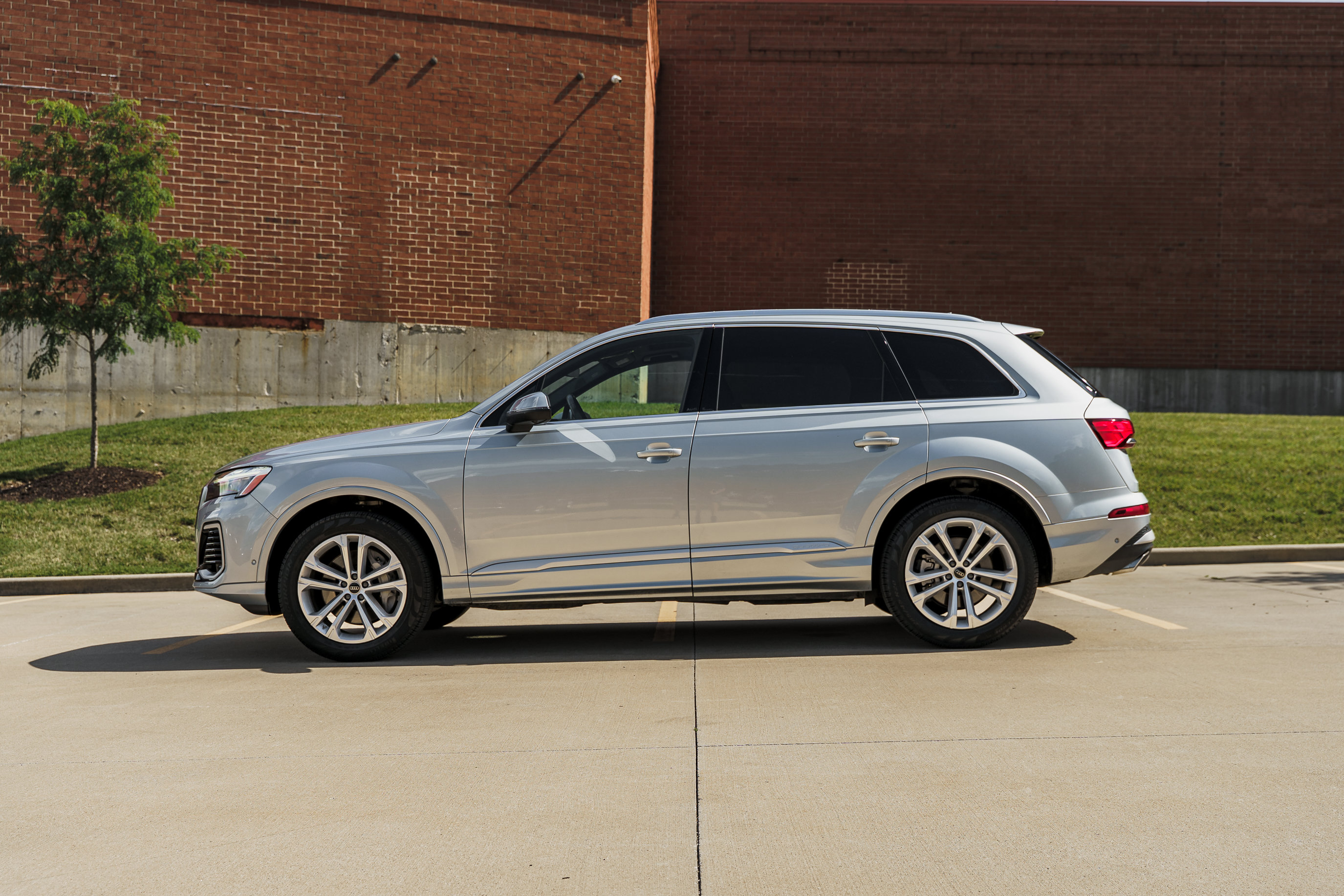 Certified 2025 Audi Q7 3.0T Premium Plus AWD/4WD image 6