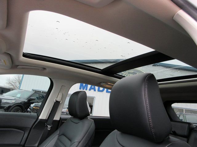 Used 2022 Ford Edge SEL w/ Convenience Package image 9