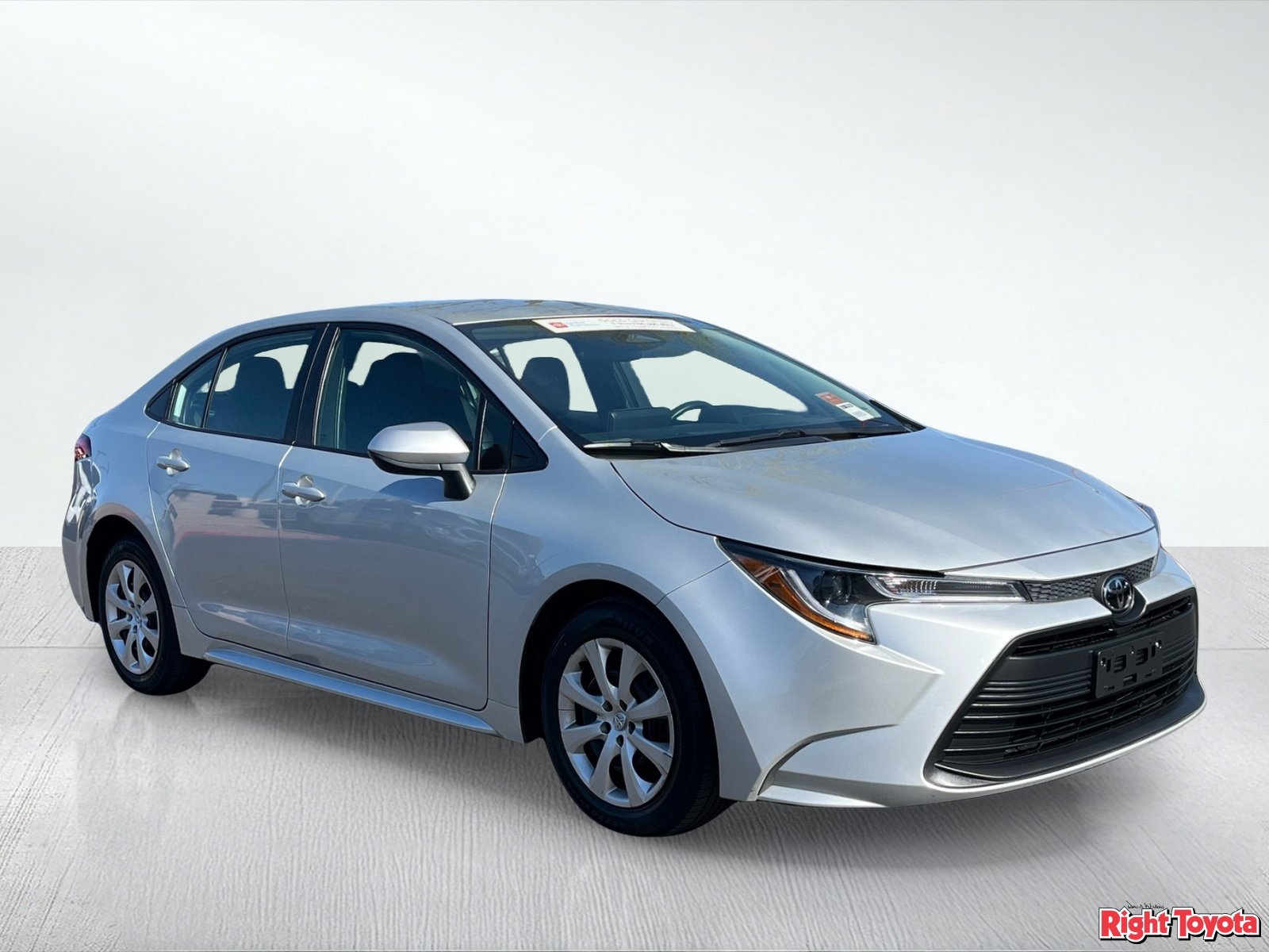 Certified 2025 Toyota Corolla LE FWD image 9