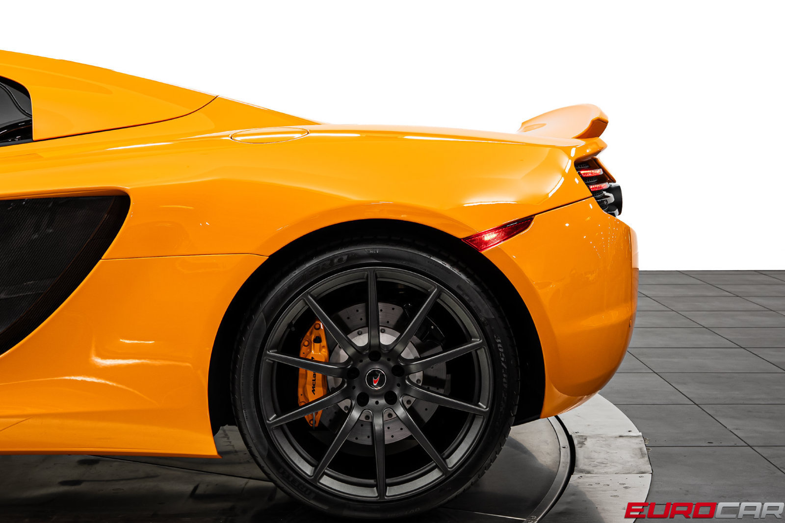 Used 2013 McLaren MP4-12C Spider RWD image 22