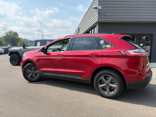 Used 2024 Ford Edge SEL w/ Sport Appearance Package AWD/4WD image 6