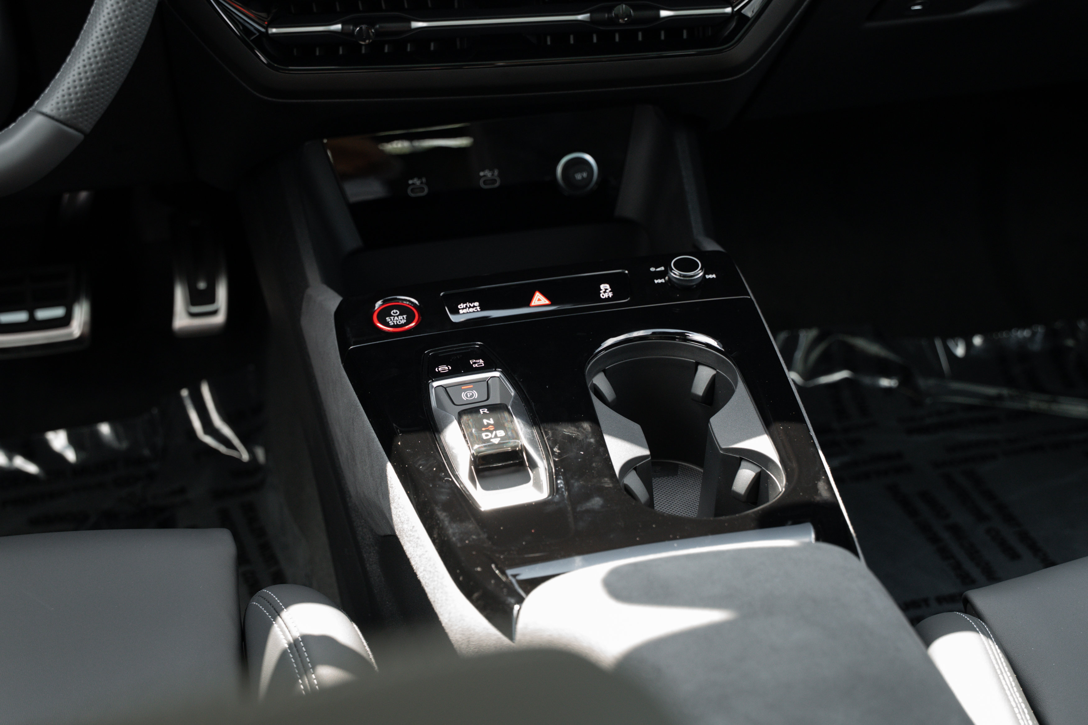 New 2027 Audi S6 e-tron Prestige AWD/4WD image 13