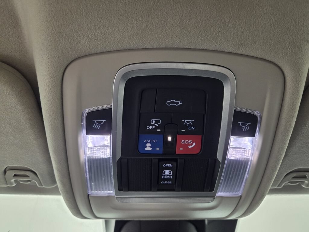 Used 2022 RAM 1500 Limited AWD/4WD image 17