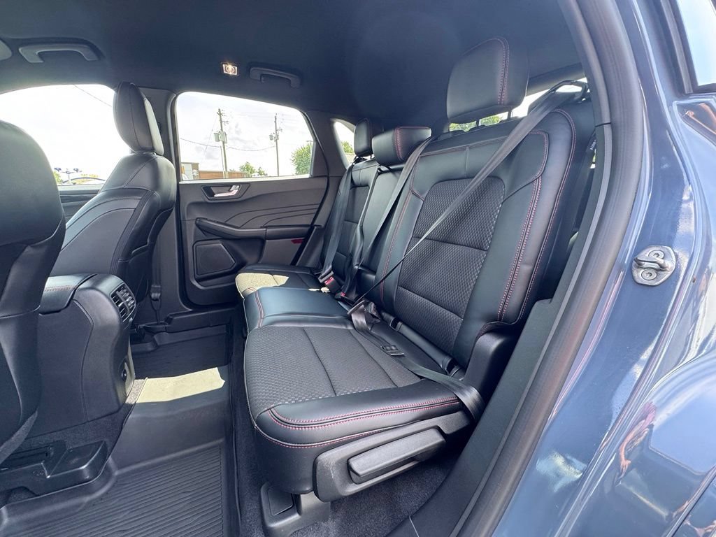 Used 2023 Ford Escape ST-Line w/ Tech Pack #1 FWD image 17