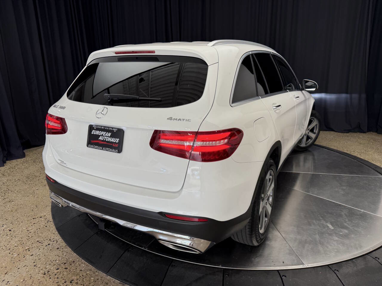 Used 2017 Mercedes-Benz GLC 300 4MATIC image 8