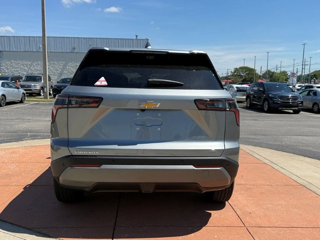 New 2026 Chevrolet Equinox LT w/ Convenience Package II FWD image 5