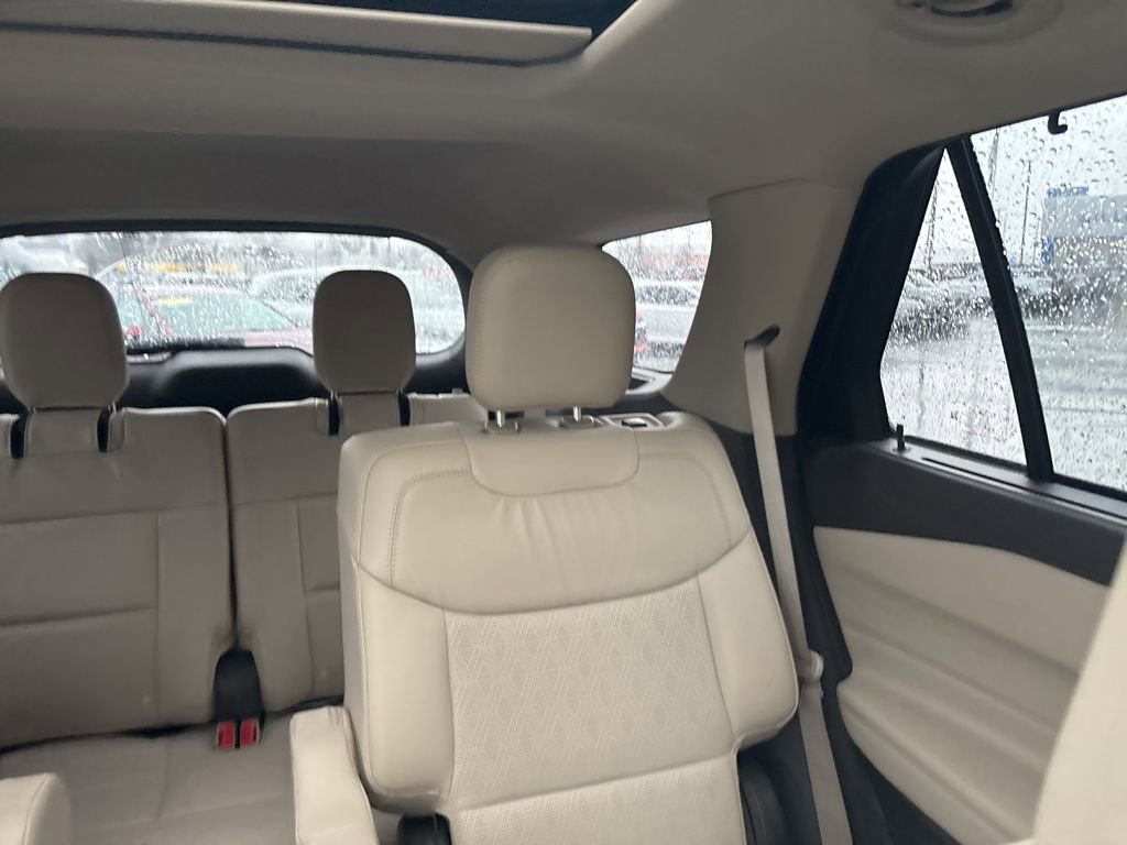 Used 2023 Ford Explorer Platinum w/ Technology Package image 11
