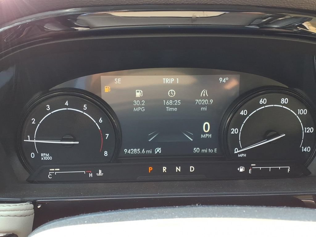 Used 2022 Lincoln Corsair AWD w/ Premium Package image 8