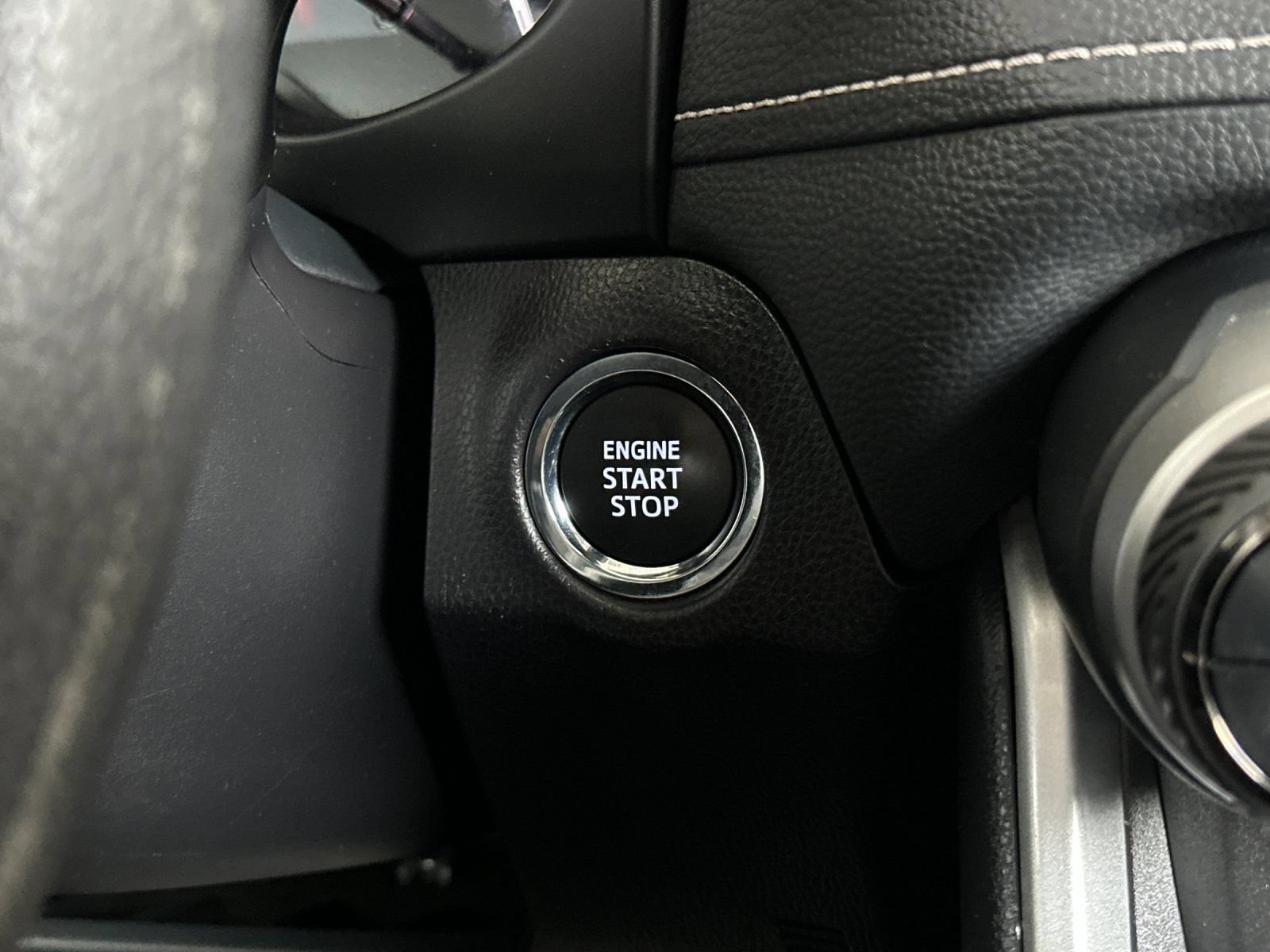 Used 2025 Toyota RAV4 XLE FWD image 20