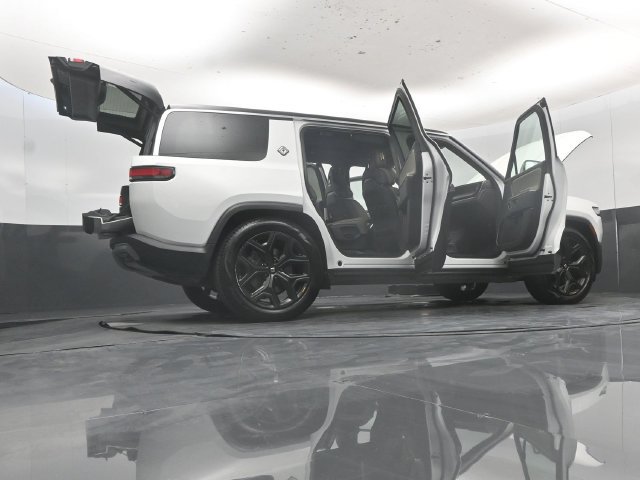 Used 2023 Rivian R1S Adventure Dual AWD/4WD image 64