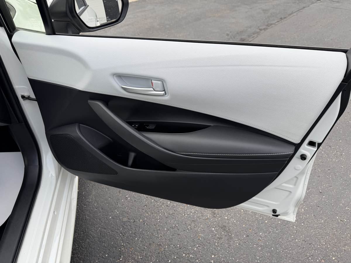 Used 2019 Toyota Corolla SE FWD image 30