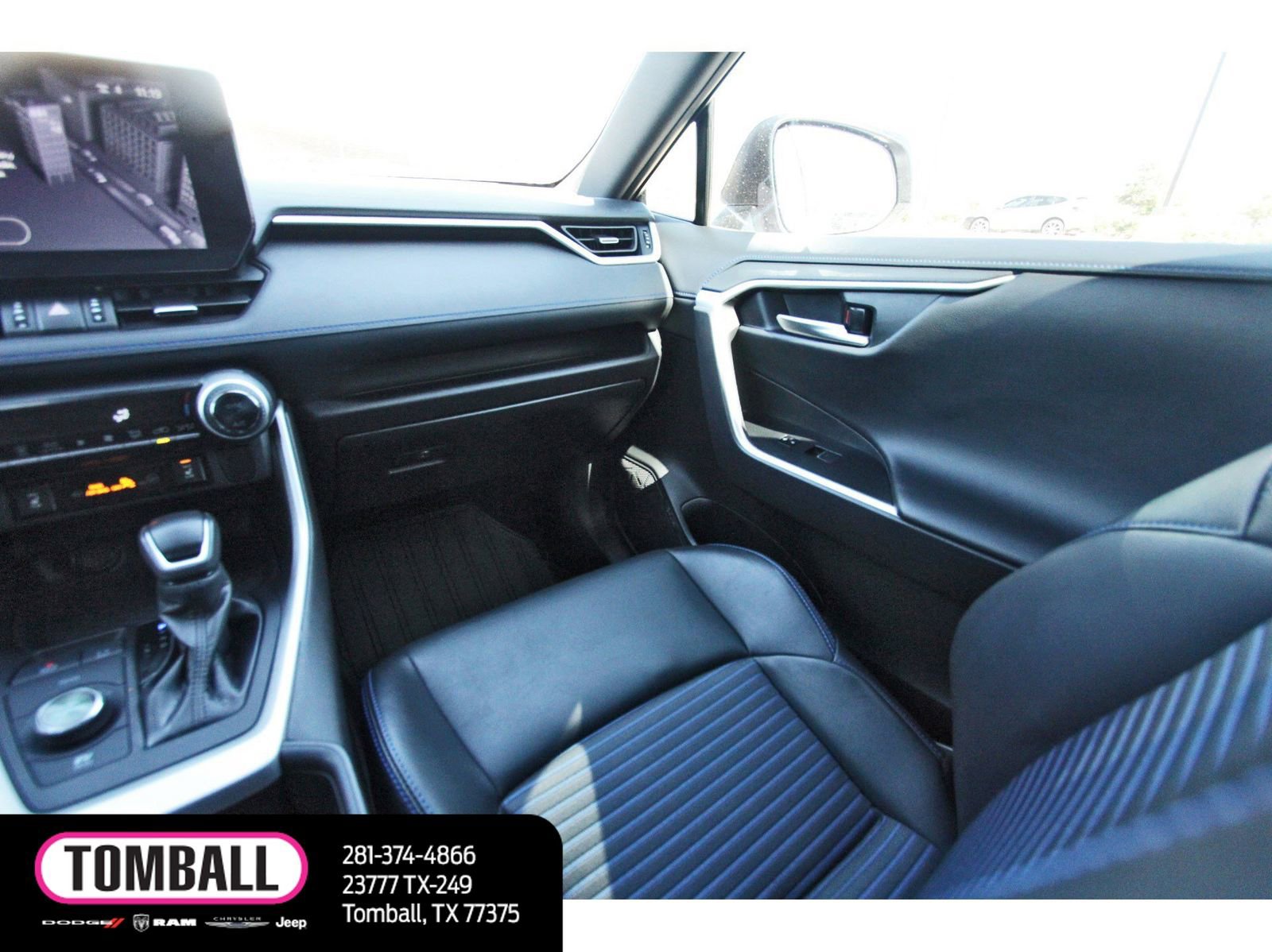 Used 2024 Toyota RAV4 XSE AWD/4WD image 11