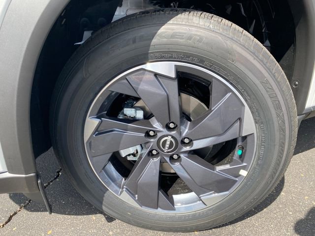 New 2026 Nissan Rogue SV FWD image 10