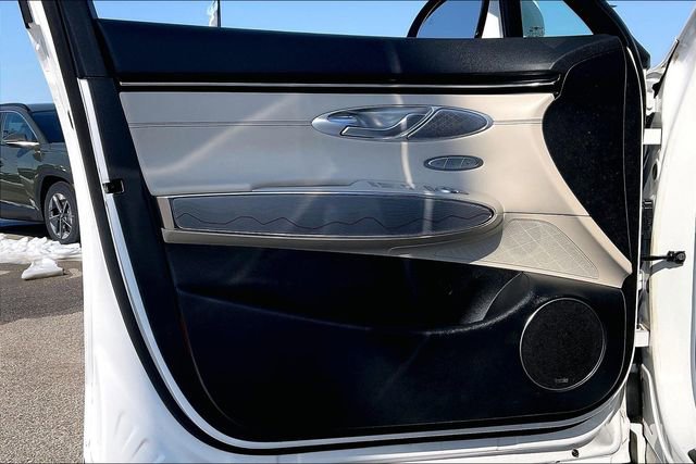 Used 2022 Genesis GV70 2.5T w/ Advanced Package image 23