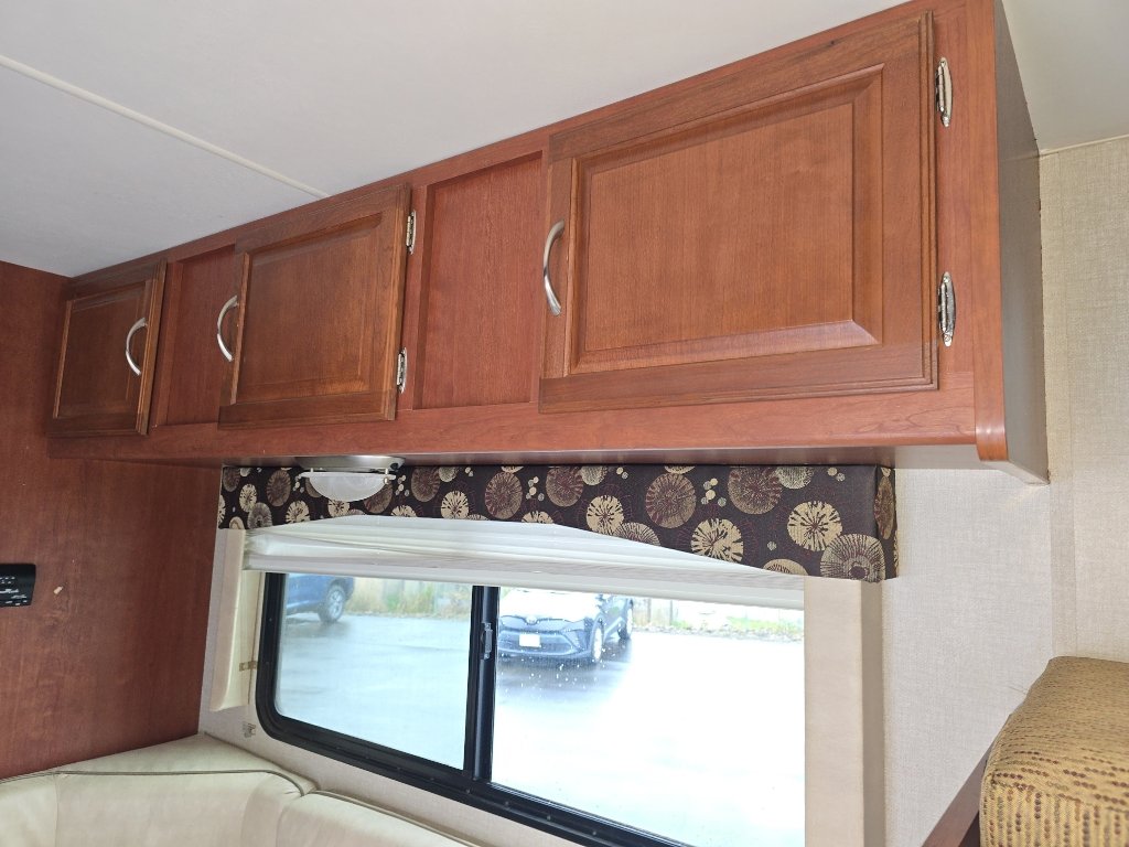 Used 2014 Ford E-350 and Econoline 350 Super Duty RWD image 24