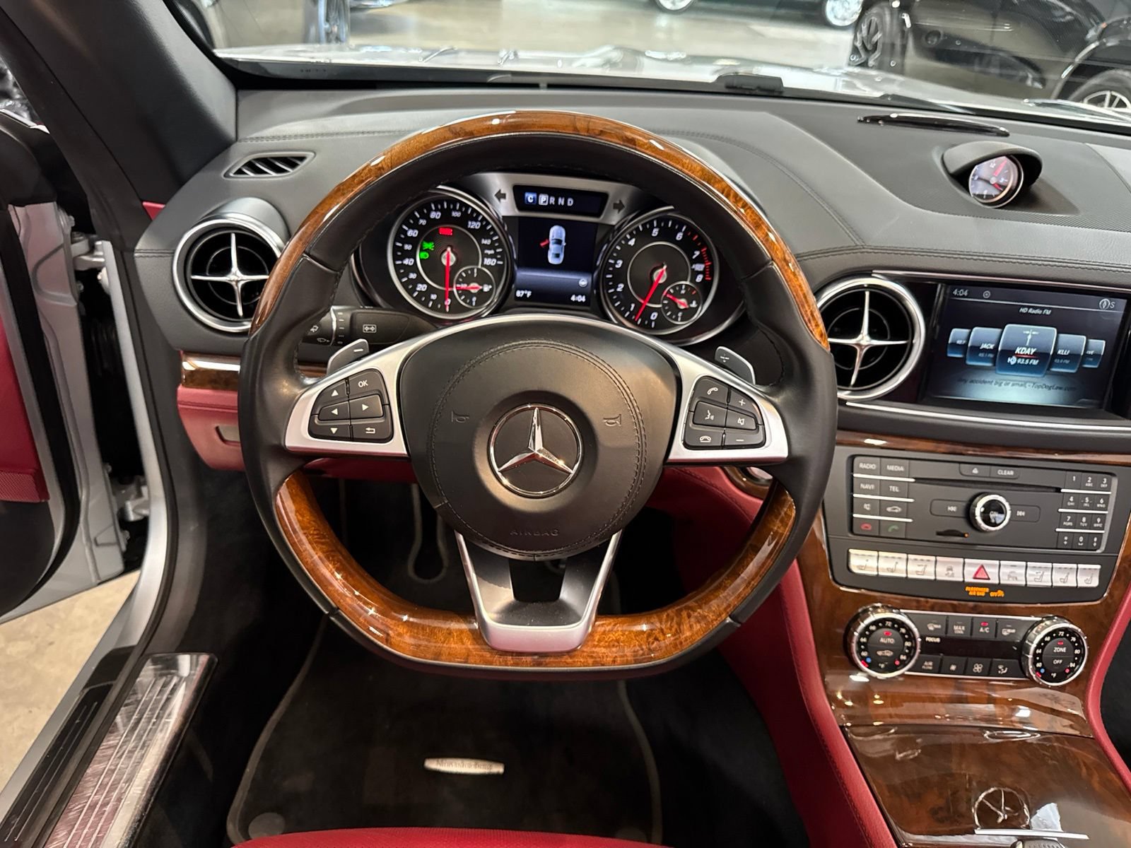Used 2019 Mercedes-Benz SL 550 image 15