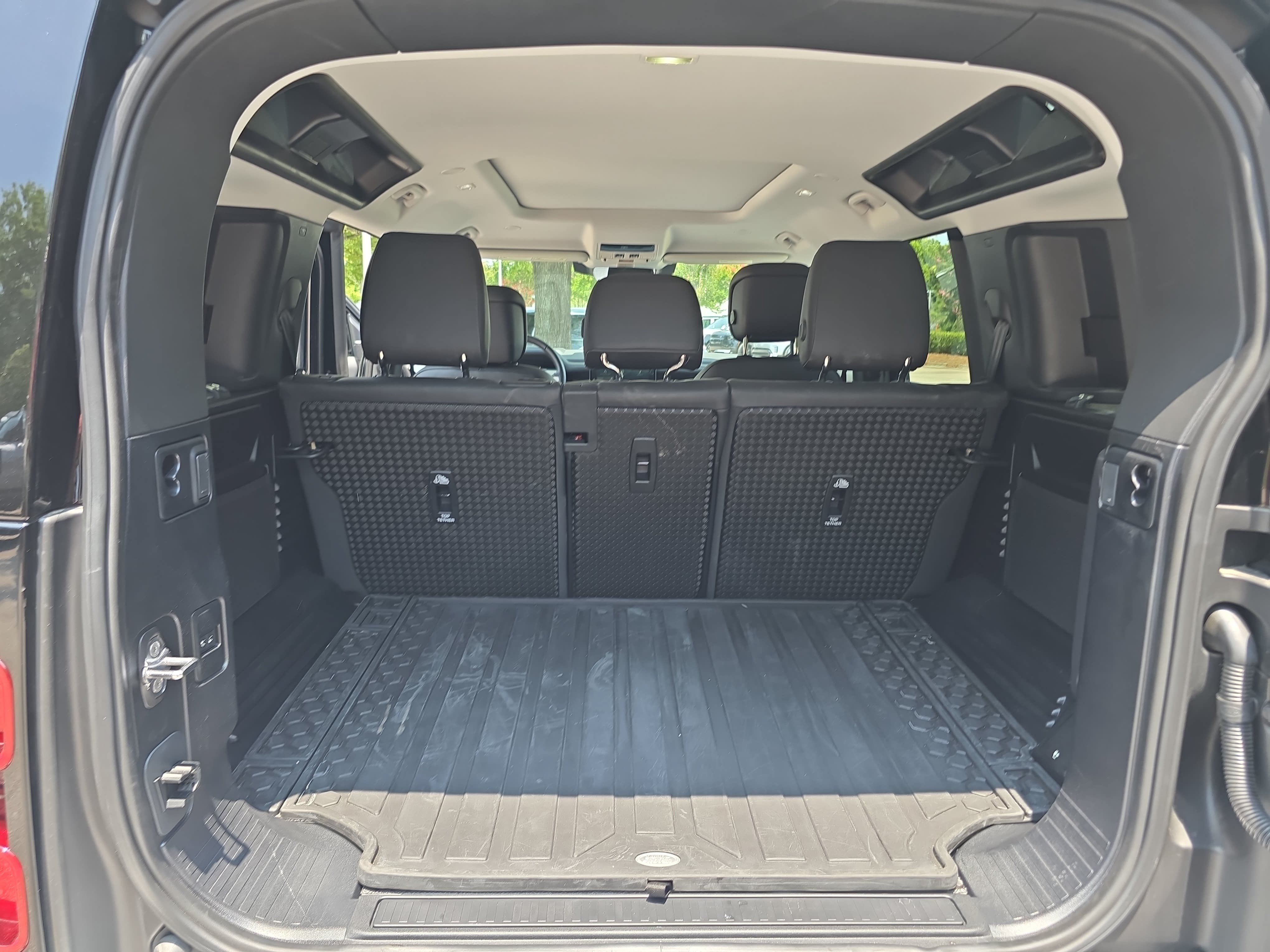 Certified 2025 Land Rover Defender 110 S AWD/4WD image 12