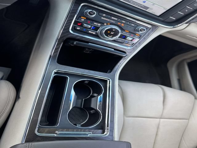 Used 2018 Lincoln Continental Select w/ Continental Climate Package FWD image 22