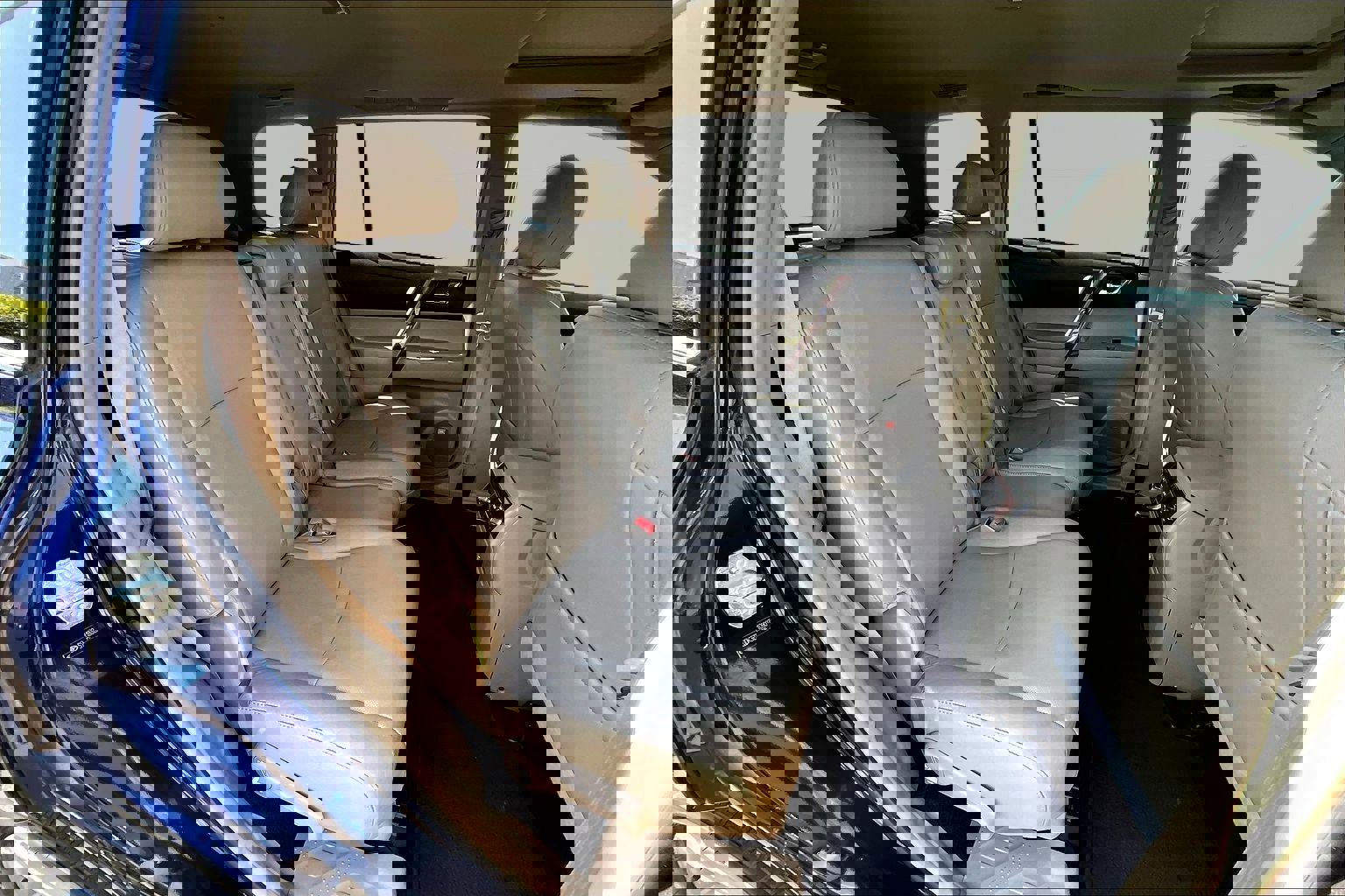 Used 2011 Toyota Highlander Limited w/ Tow Pkg image 25