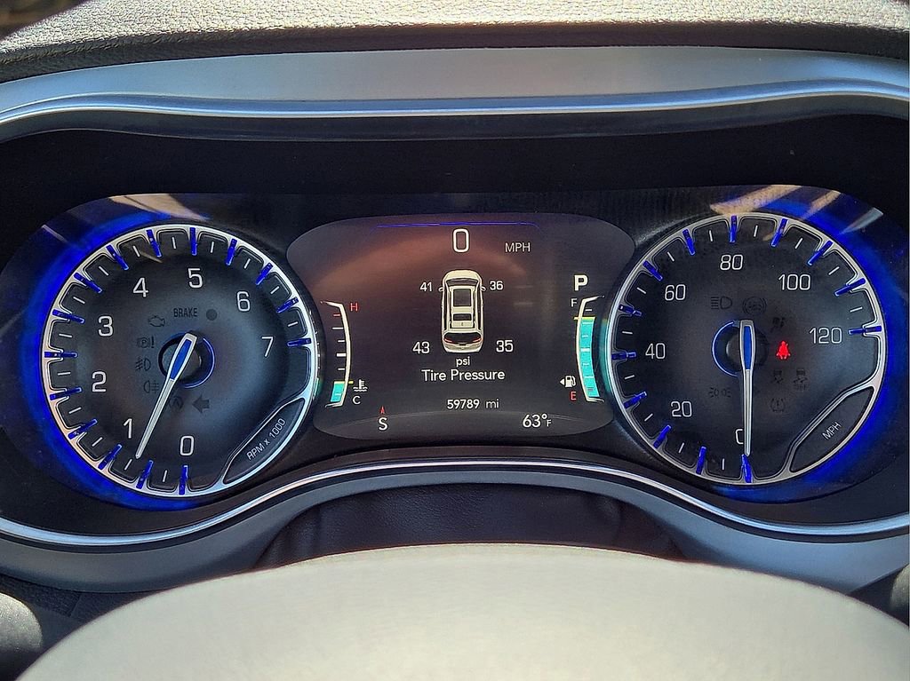 Used 2025 Chrysler Pacifica Limited image 27