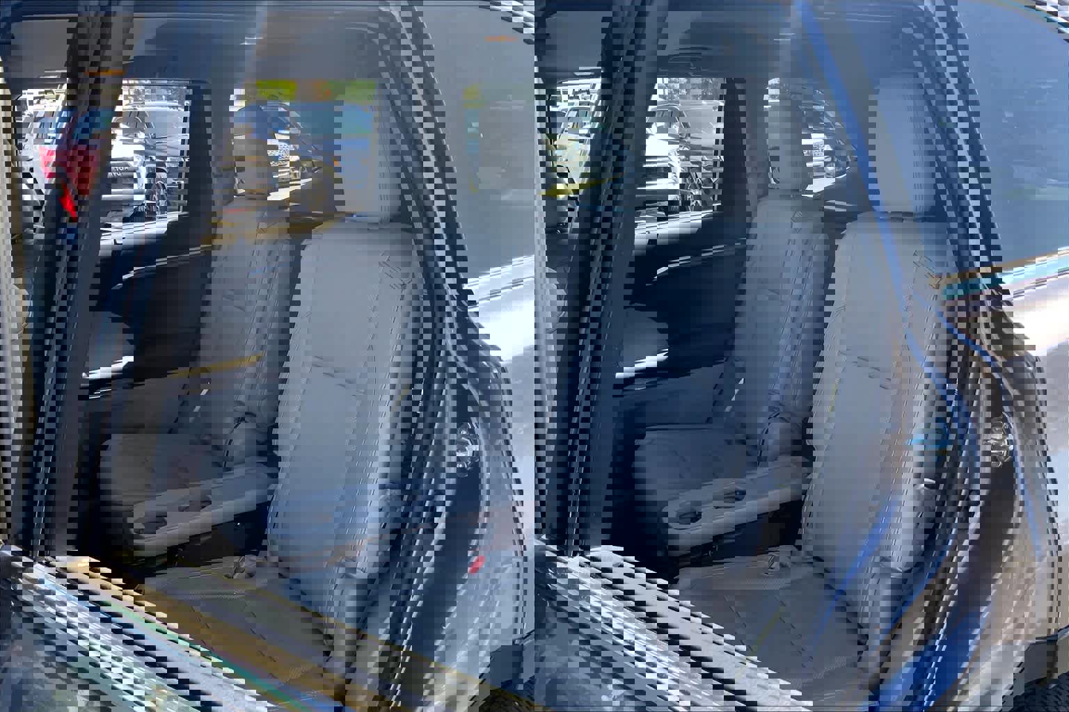 Used 2015 Toyota Highlander Limited w/ Driver Technology Package image 21