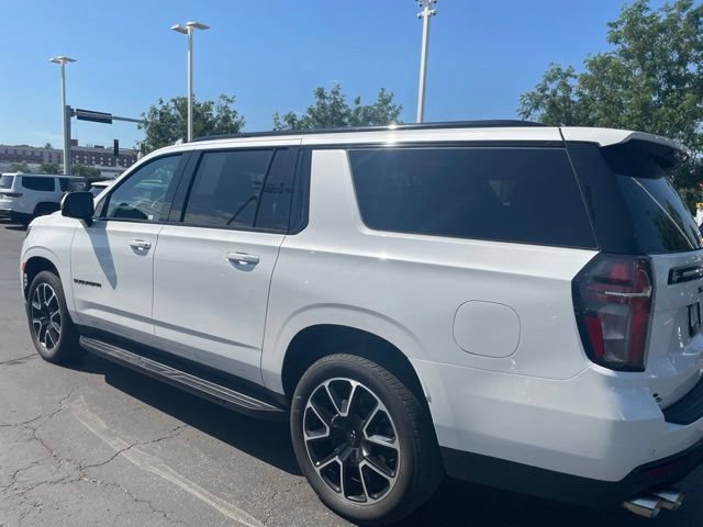 Used 2023 Chevrolet Suburban RST w/ Sport Performance Package AWD/4WD image 3