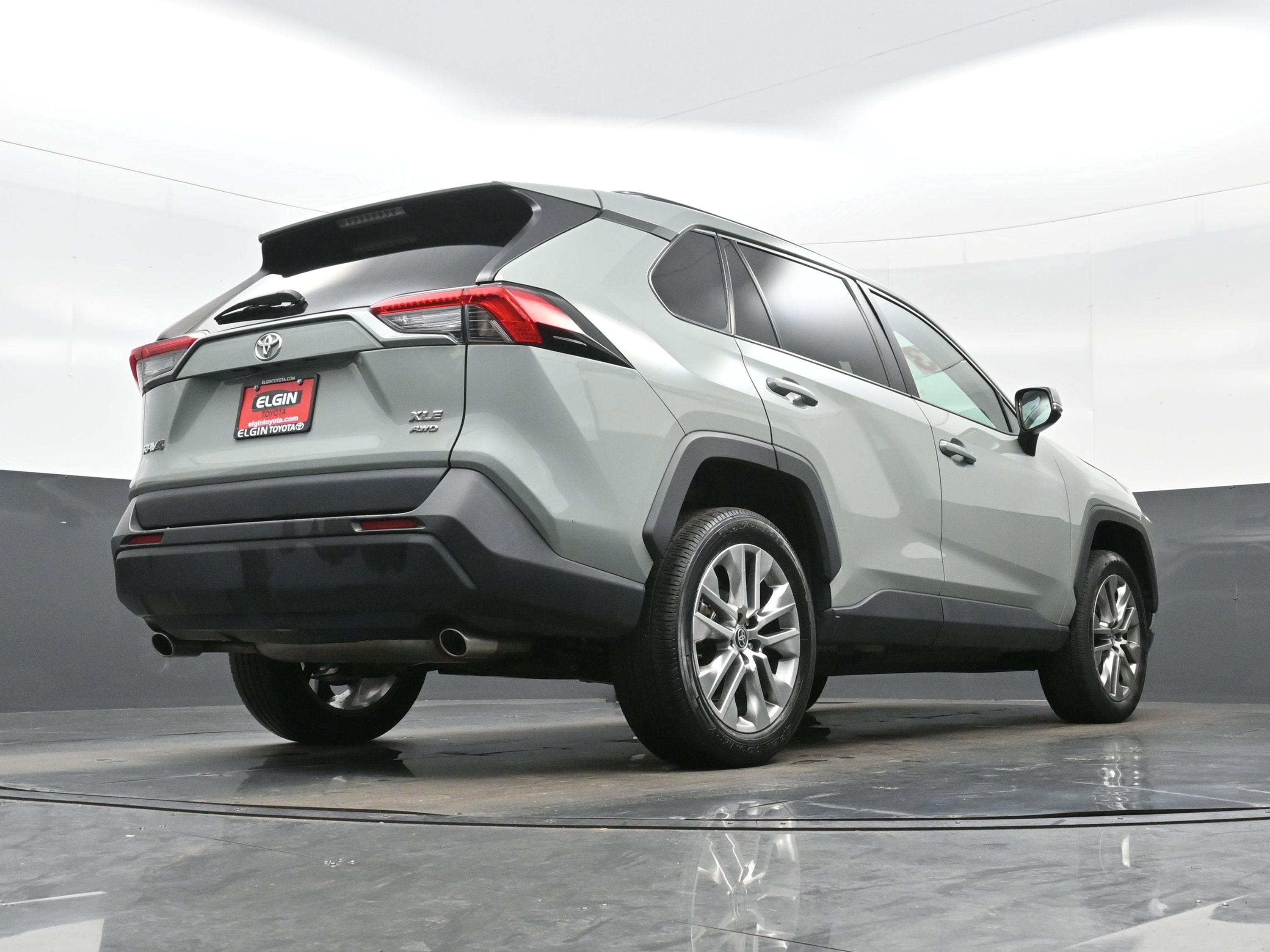 Used 2023 Toyota RAV4 XLE Premium AWD/4WD image 34