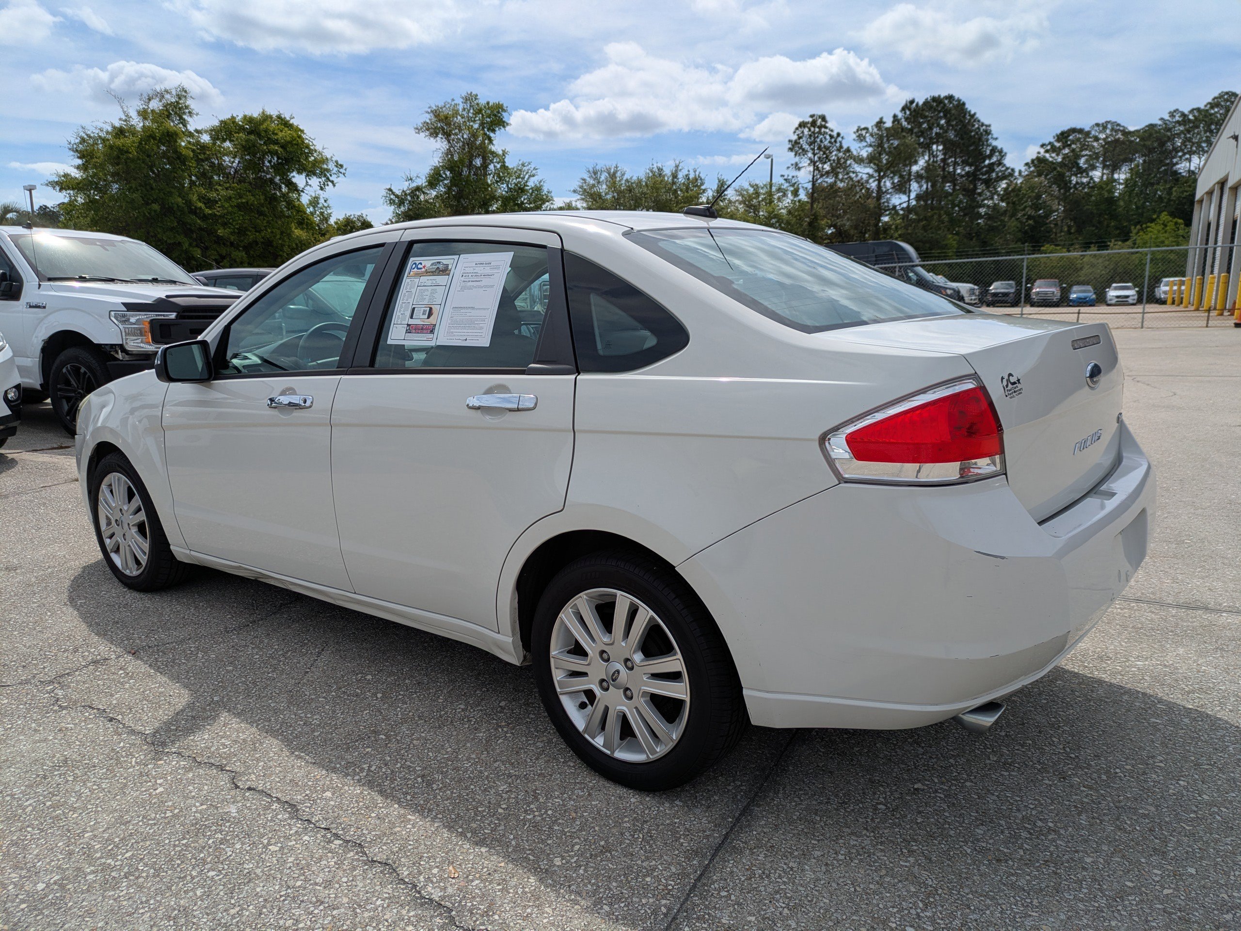 Used 2011 Ford Focus SEL w/ 301A Rapid Spec Order Code image 6