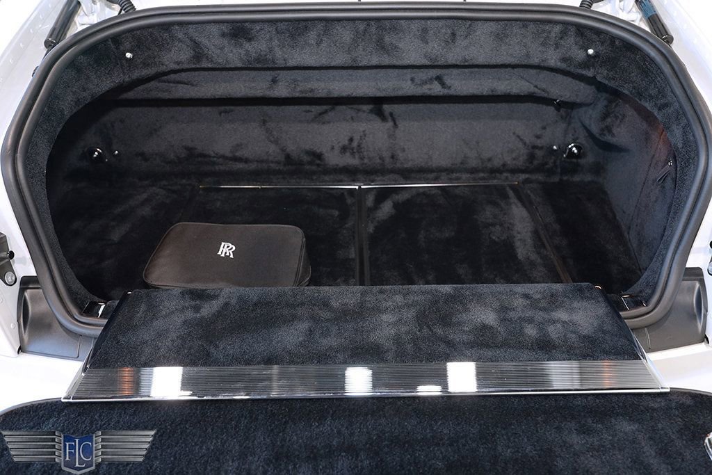 Used 2017 Rolls-Royce Phantom Drophead Coupe image 42