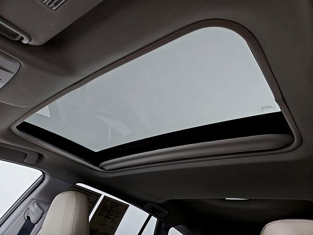 Used 2015 Toyota RAV4 Limited w/ Technology Package image 14