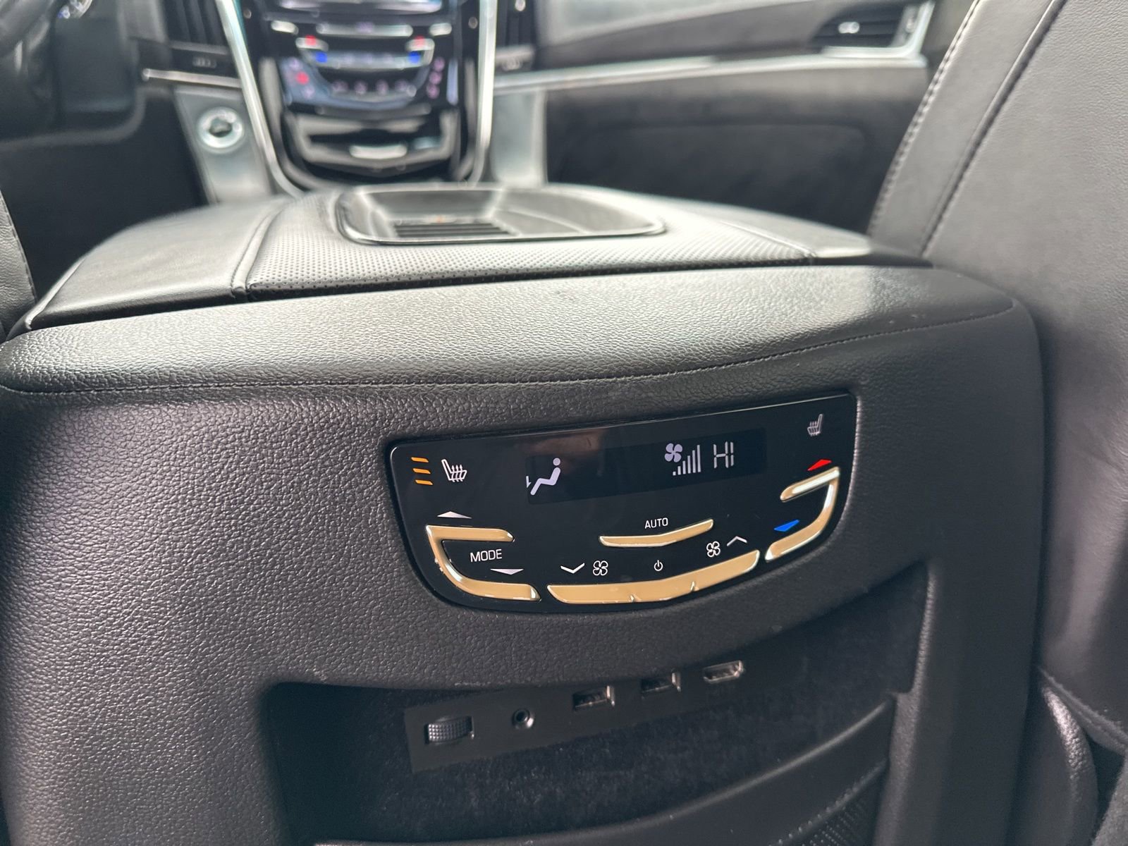 Used 2020 Cadillac Escalade ESV Platinum AWD/4WD image 27