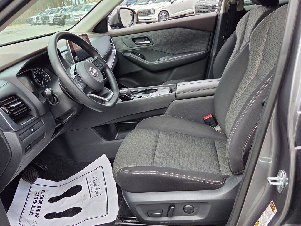 Used 2022 Nissan Rogue SV image 5