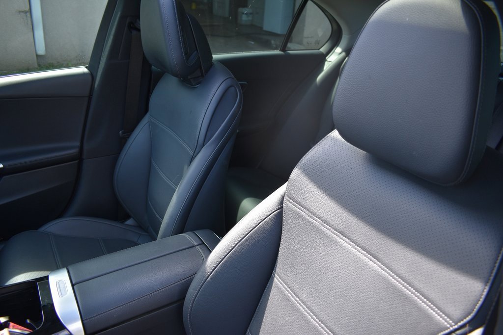 Used 2024 Mercedes-Benz C 300 Sedan image 10