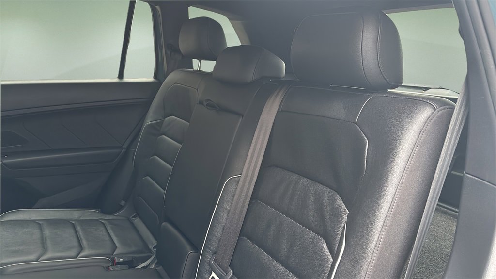 Used 2020 Volkswagen Tiguan SEL Premium R-Line image 10
