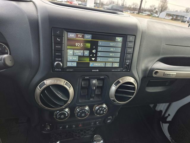 Used 2016 Jeep Wrangler Unlimited Sahara image 24