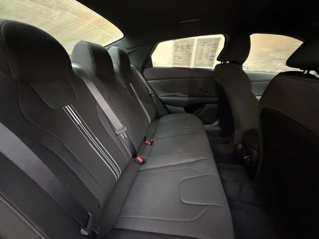 Used 2025 Hyundai Elantra SEL w/ Cargo Package FWD image 30